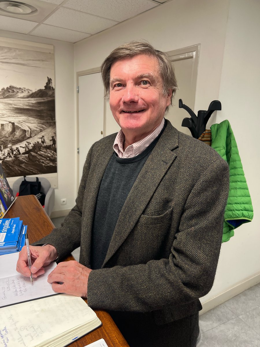 Eric Neuhoff vient de publier Pentothal (Albin Michel). Le récit de l’accident de voiture qui, à 21 ans, le cloua un an sur un lit d'hôpital. Retrouvez-le ce samedi 29 mars à 23 heures dans « Cinq chansons pour une vie » sur Fréquence protestante (100,7 mhz) puis en podcast.