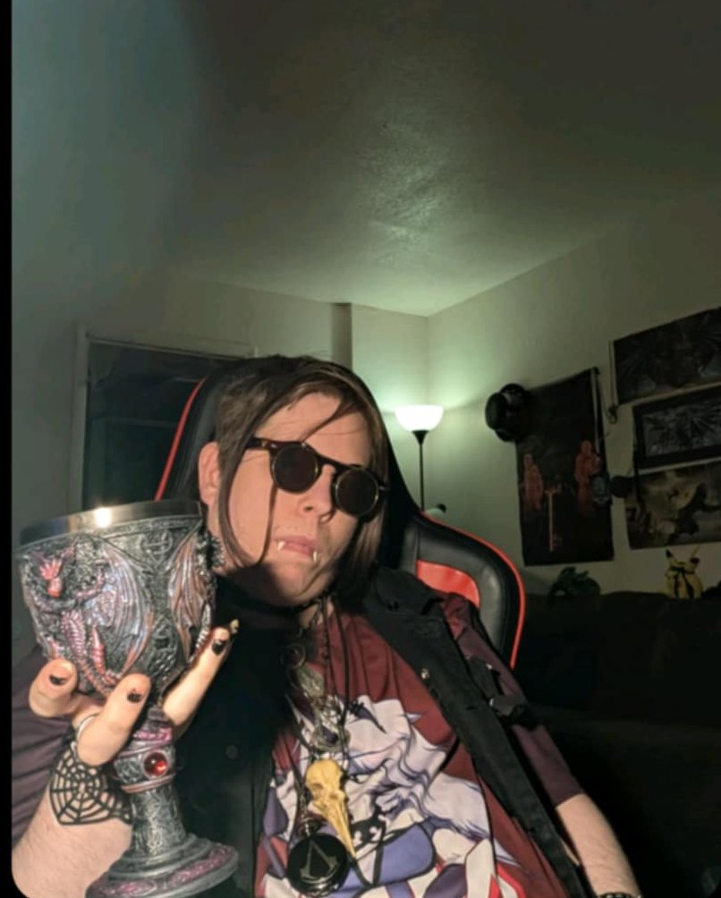 WulfrumK's tweet photo. Today is my birthday https://t.co/b7GQjILBs7