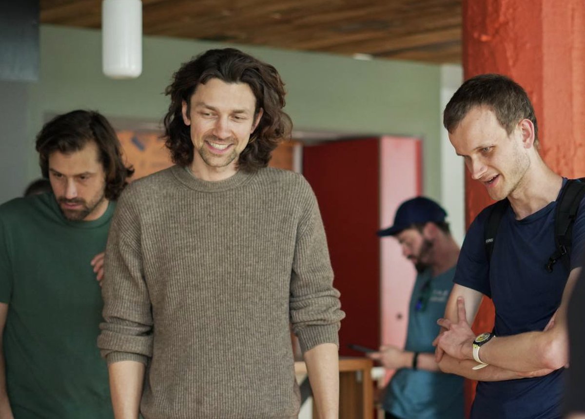 CityOfViva's tweet image. You know those crazy guys buying a 16-story tower in the heart of SF?
Yeah, them
We met this week at the tower to co-create โ and let me tell you: the vibes were vibing
๐ Coming up June 20 - Aug 3:
โฒ๏ธ Viva Frontier Tower Pop-Up
Sign up ๐
[pic: @VitalikButerin +โฆ