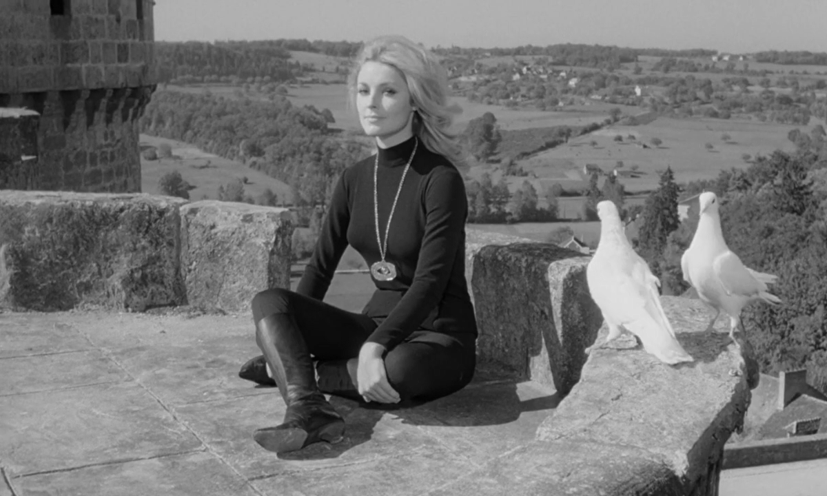 torsodapop's tweet photo. Sharon Tate as Odile de Caray in EYE OF THE DEVIL (1966), dir. J. Lee Thompson
#SharonTate #JLeeThompson #EyeOfTheDevil #folkhorror #gothichorror #gothicstyle 🏰👁️ https://t.co/qatK7LP7kj