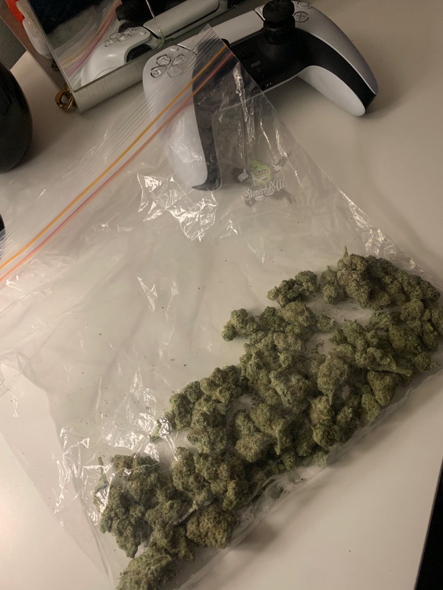 _StonersRUs_'s tweet photo. How long would this last you? 🤔 https://t.co/TZHI8qw9qI
