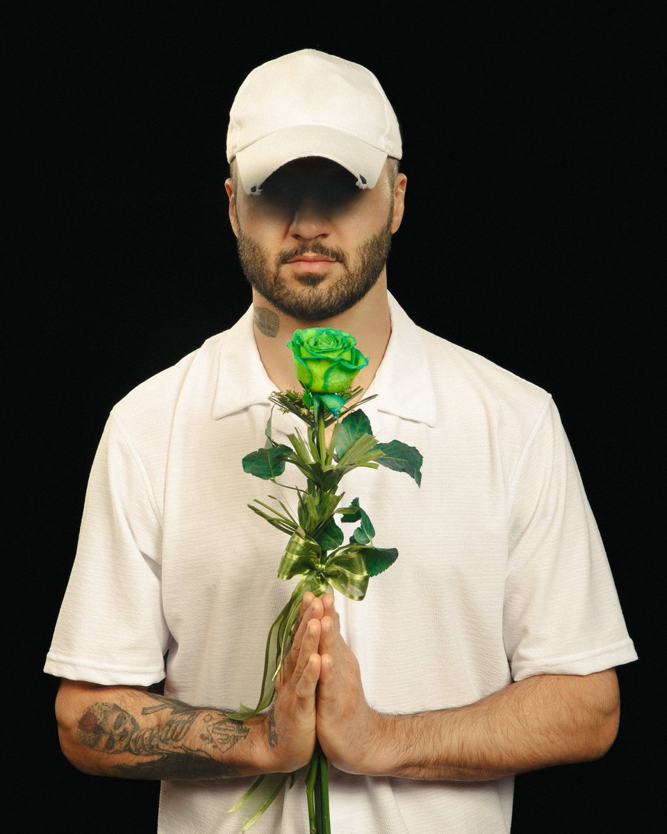 توماج،
استوار بمان، شیرمرد ایران‌زمین!
شجاعتت و کلماتت، به همه‌ی ما امید آینده‌ای روشن‌تر می‌دهد. افتخار می‌کنم که در این تاریکی، کنار شما می‌جنگم.