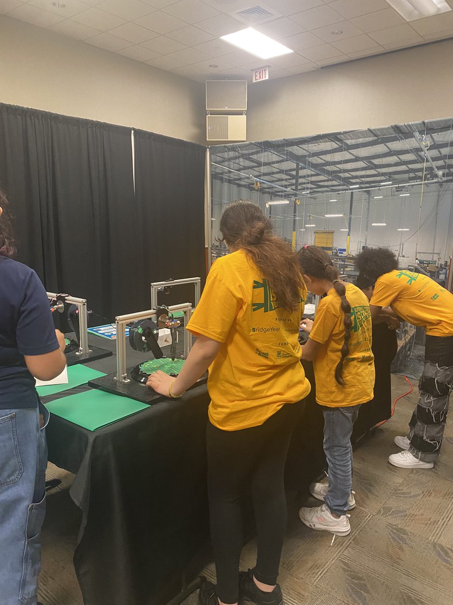 MsSharpe10's tweet image. I started my morning volunteering at the 2025 “Afterschool is Cool Expo” with the Harris County Department of Education. Super cool event for middle and high school students to explore different careers! @BridgeYearFair @SterlingEmpower @HCDE_CASE