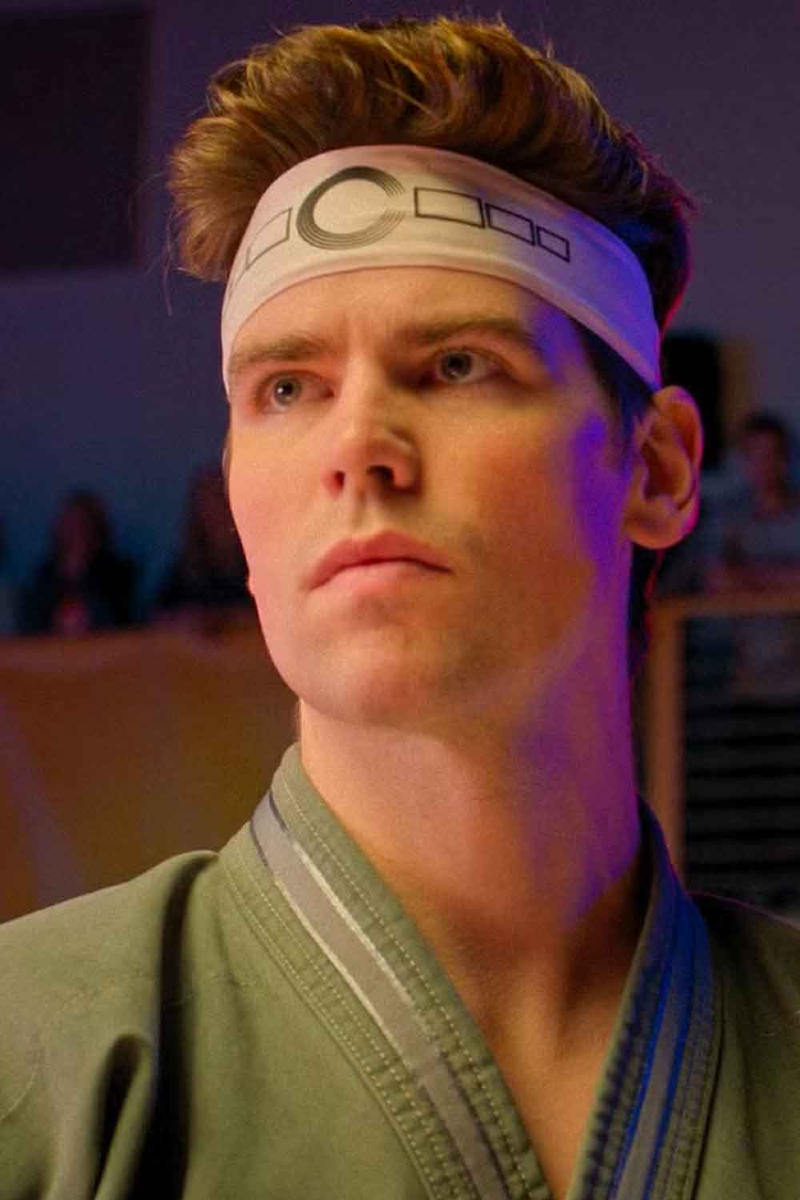 Tras el final de la sexta temporada de #CobraKai dos personajes han brillado con fuerza. Ambos tienen el potencial perfecto para liderar su propia serie… y reescribir su legado a través de la redención 😱📺 ¿Quiénes deberían tener su spin-off? 👀👇 cinemascomics.com/cobra-kai-2-vi…