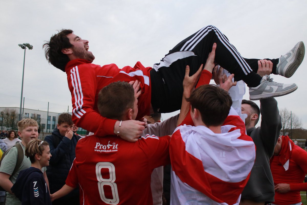 Clive Pearson tweet media