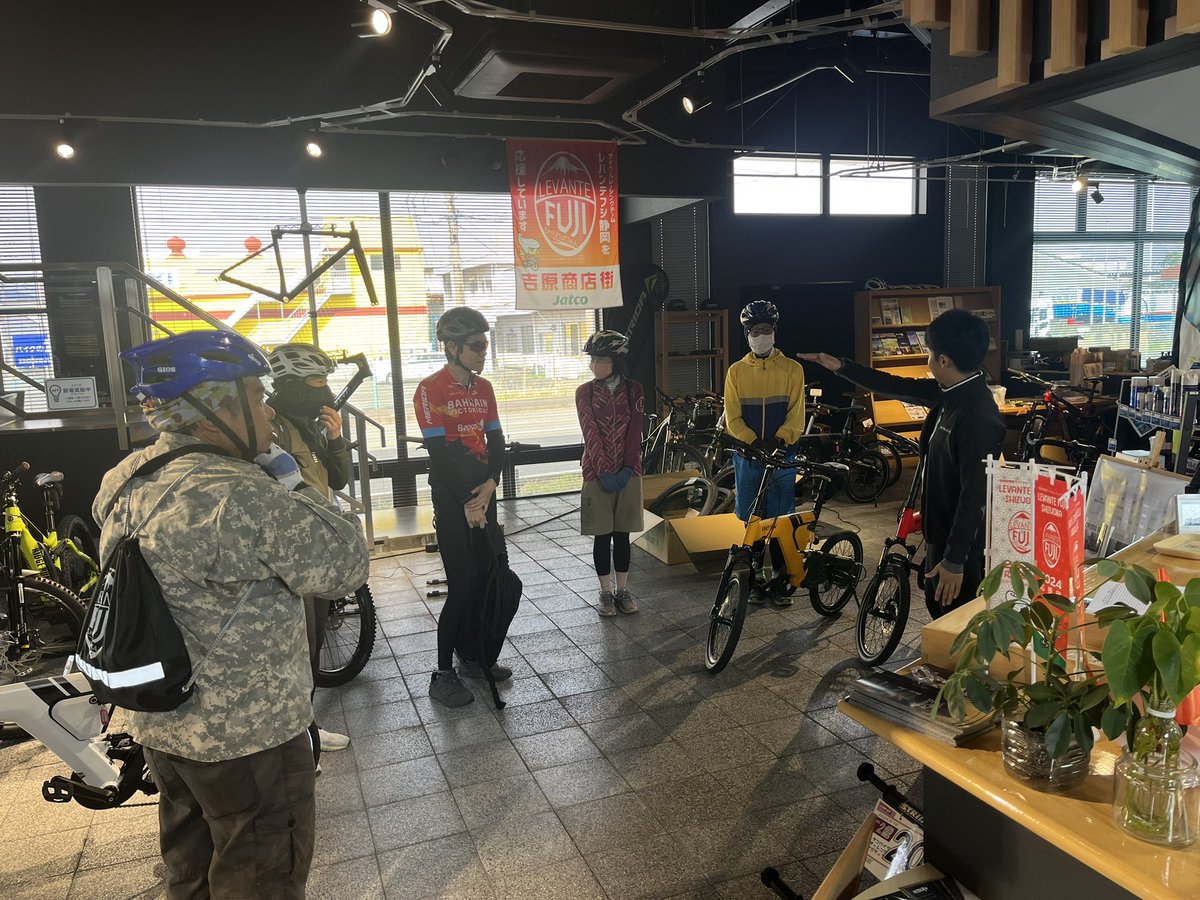 fujicycle's tweet photo. 『”ふじクル”サイクリングツアー 岩本山コース』

間も無く出発🚴‍♂️ https://t.co/QAn011VEHi
