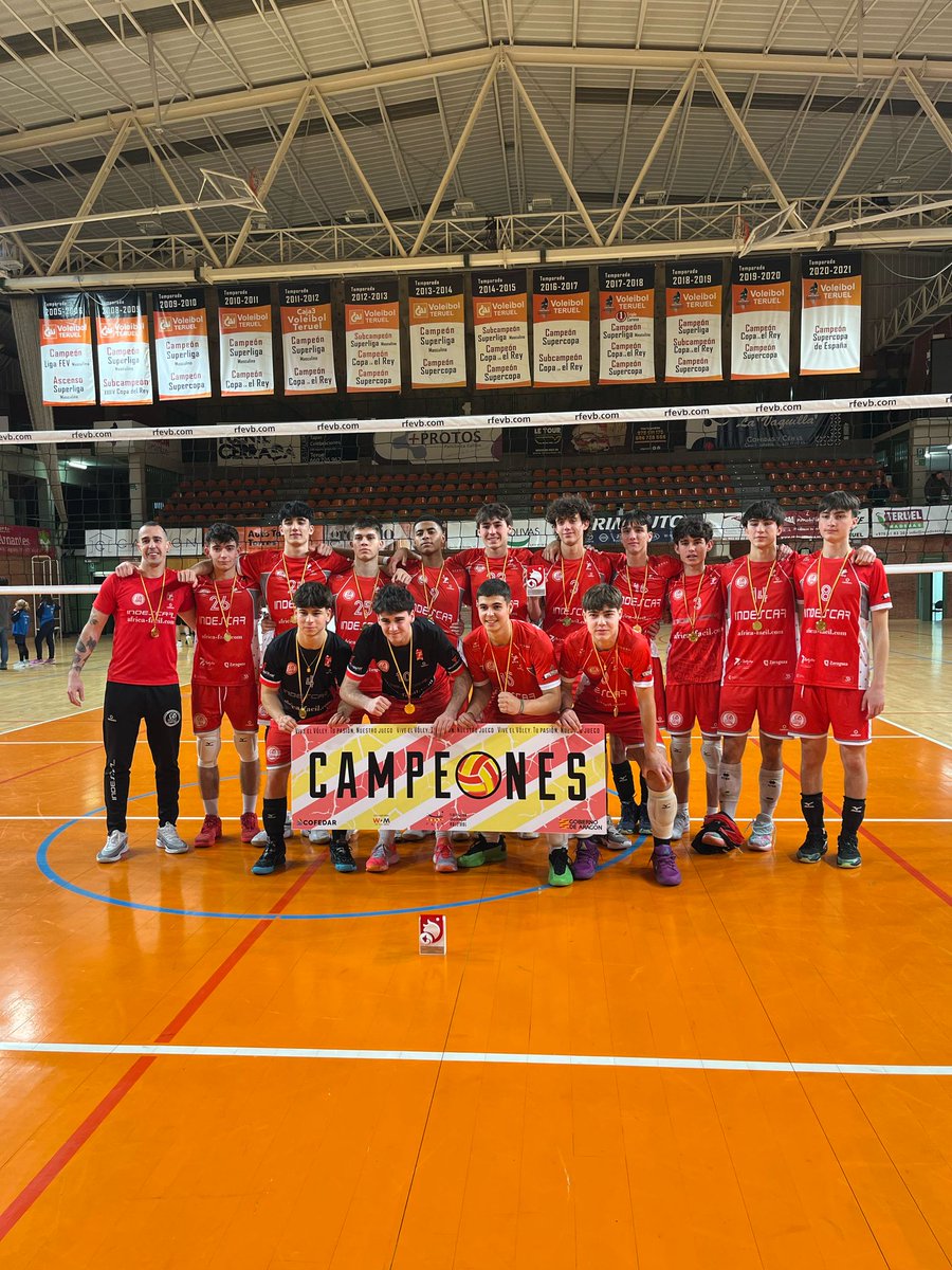 El.<a href="/AIndescar/">Indescar S.A.U.</a> <a href="/ClubVoleibolZGZ/">Club Voleibol Zaragoza</a> se proclama Campeón de Aragón juvenil masculino tras vencer al Pamesa Teruel Voleibol en la semifinal y al CD Las Viñas dea Final Four disputada en Los Planos 

El equipo será el representante de Aragón en el Campeonato de España de Soria.

🦁♥️