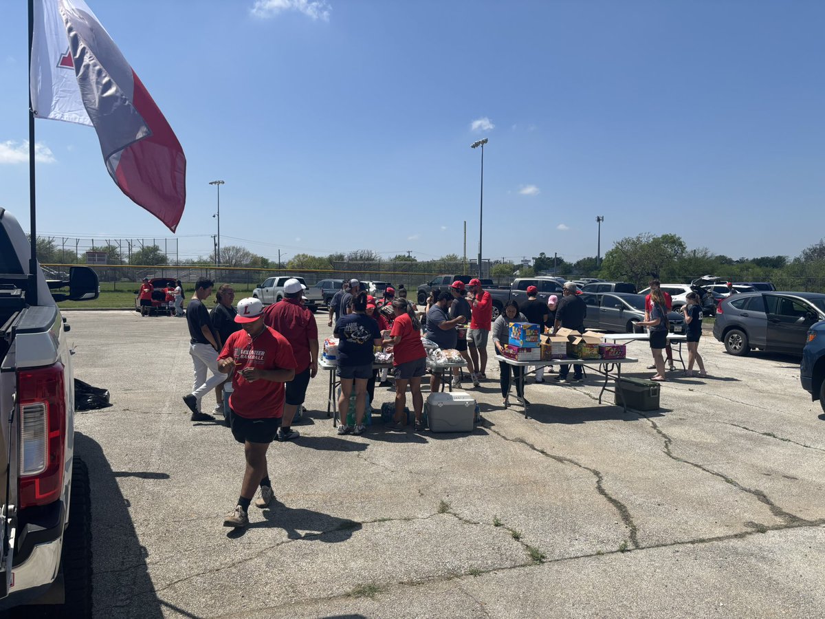 LEE Vols Baseball (@leevolsbaseball) on Twitter photo Last night we honored our seniors and today we supported our JV.
Big shout out to all the parents, who helped make today’s cookout for our entire program happen! Go VOLS! <a href="/leevolsbooster/">LEE Athletics Booster Club</a> <a href="/coachwharris/">Wendell Harris, M.S.</a> Last night we honored our seniors and today we supported our JV.
Big shout out to all the parents, who helped make today’s cookout for our entire program happen! Go VOLS! <a href="/leevolsbooster/">LEE Athletics Booster Club</a> <a href="/coachwharris/">Wendell Harris, M.S.</a>