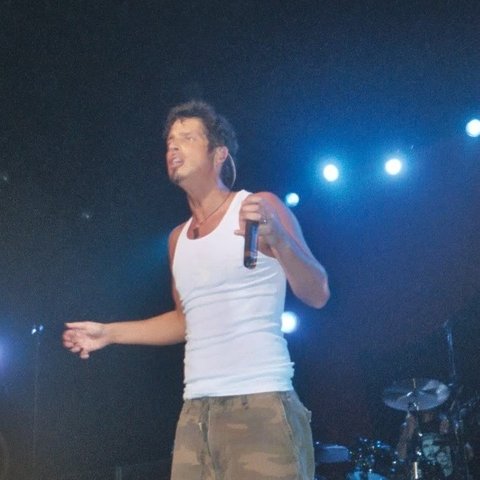 TheSeaRose's tweet image. Chris Cornells beautiful voice up close and personal. #ThingsIWillNeverForget