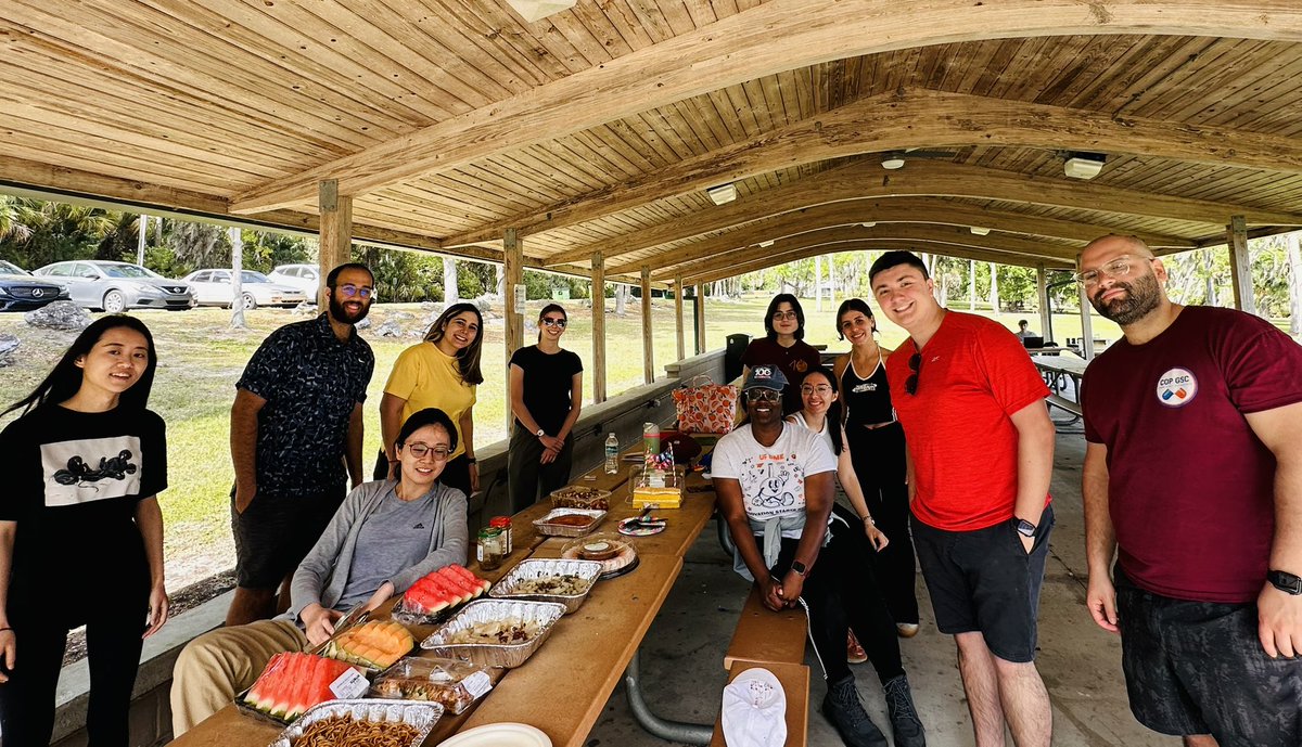 UF_HE_LAB's tweet image. Enjoyed the nice and sunny weather, we have a lot to get together for celebration and make wishes. Happy birthday to Samantha and Hillary🎉💕🌟🎂🎂🎂