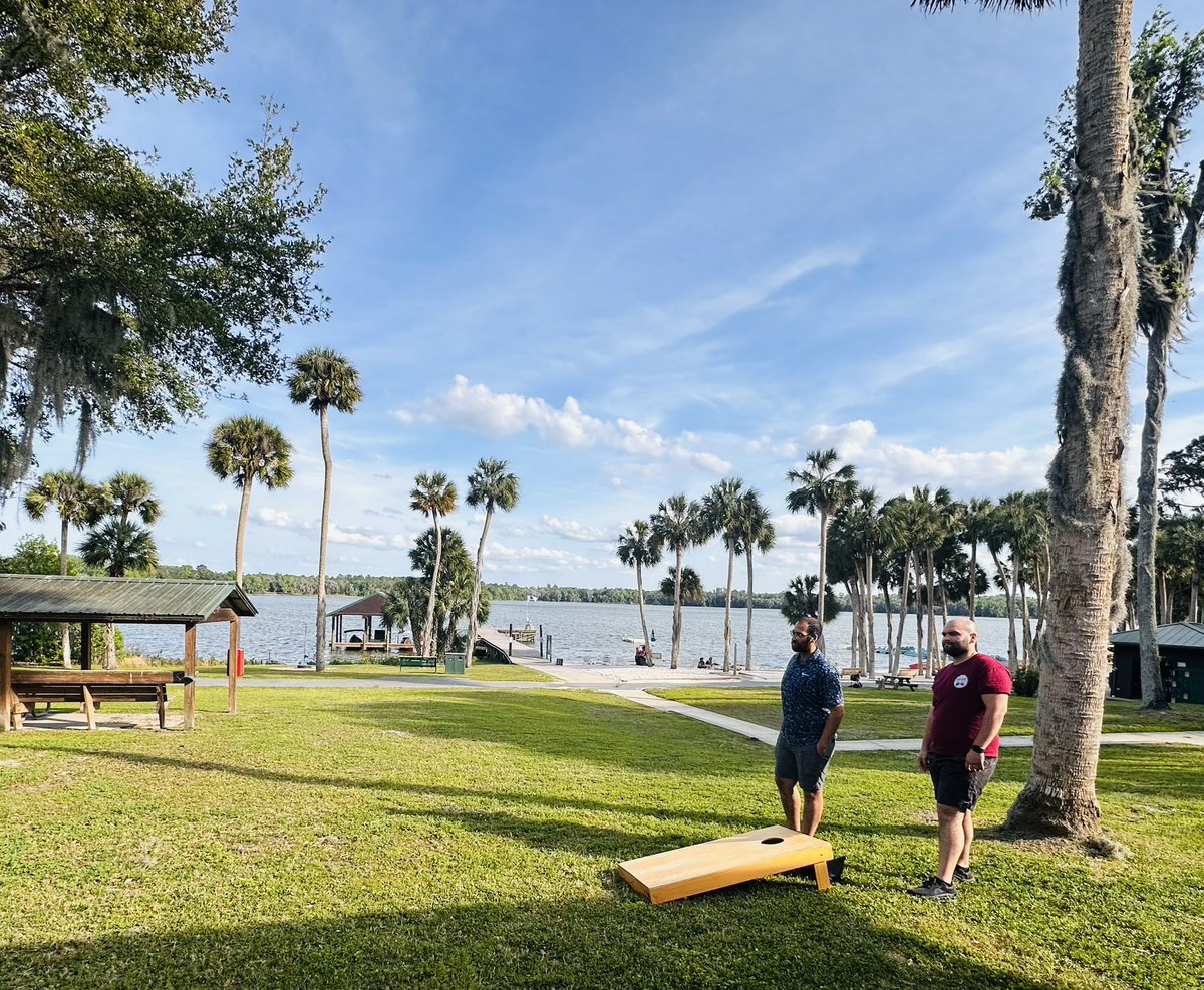 UF_HE_LAB's tweet image. Enjoyed the nice and sunny weather, we have a lot to get together for celebration and make wishes. Happy birthday to Samantha and Hillary🎉💕🌟🎂🎂🎂