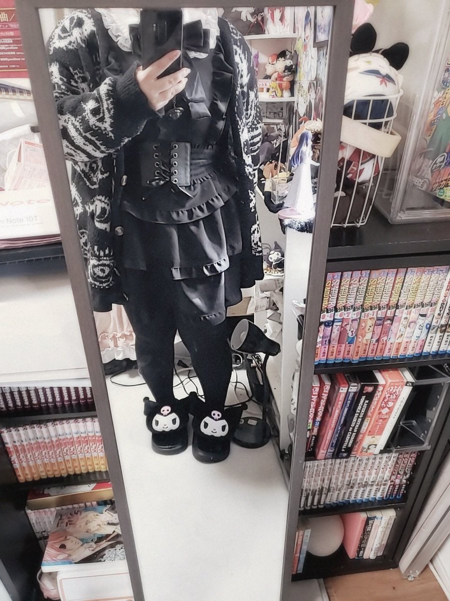 服装は、こんな感じで友達といます！もし見掛けたら是非声をかけてください( ˊᵕˋ*)