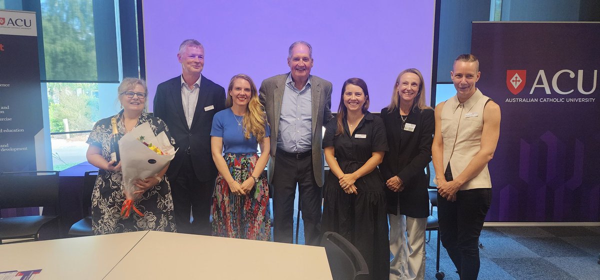 JessicaColleu's tweet image. The day went so fast @Adv_Literacy I felt very lucky to stand by an amazing team of researchers @SaskiaKohnen @DrErini Professors Parrila, MacArthur, Dr Wes Hoover. I am def on a steep learning curve and thirsty for more knowledge 💥⚡️