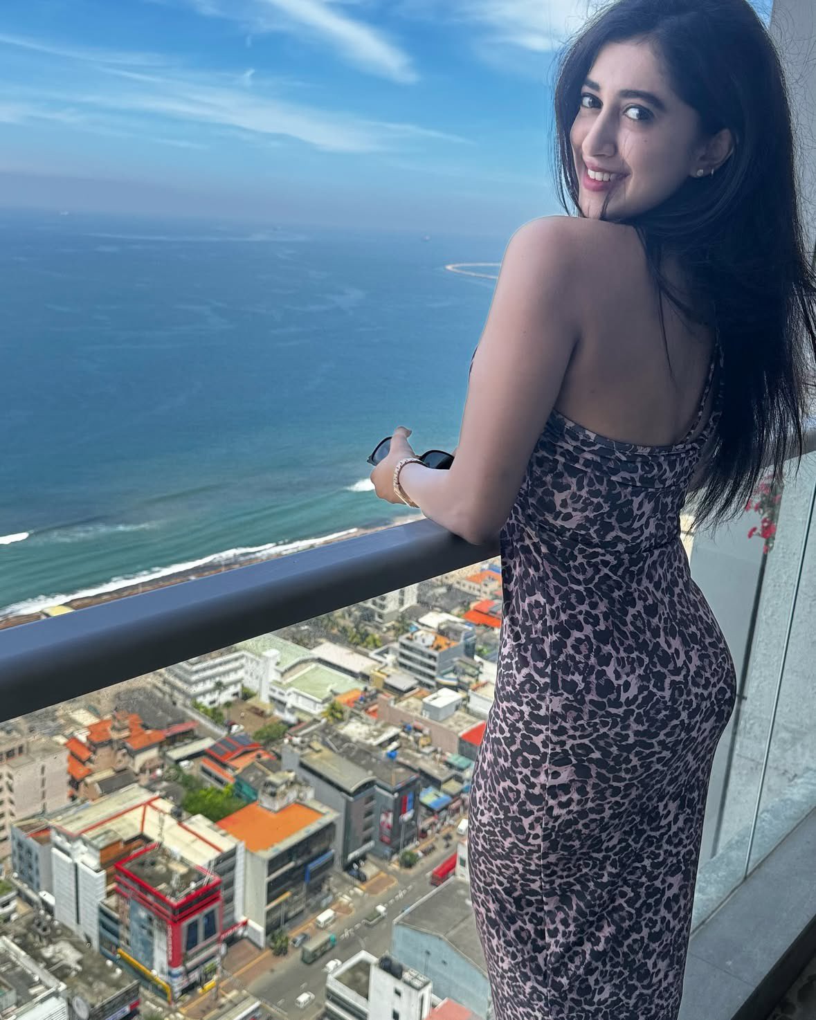 GnP81i1agAAS7vV?format=jpg&name=large