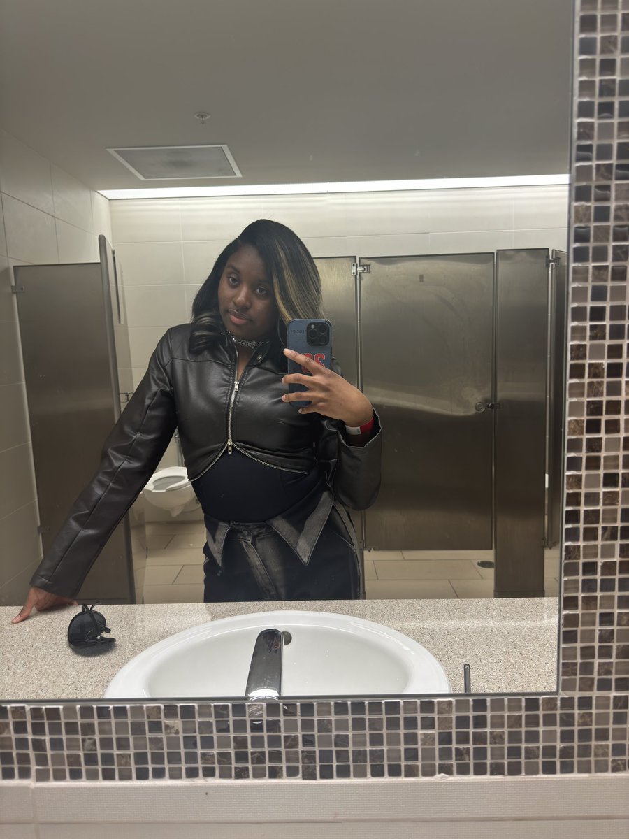 agcollins27's tweet photo. Happy Birthday To Me🖤
03/27 https://t.co/XP5rldWaxu