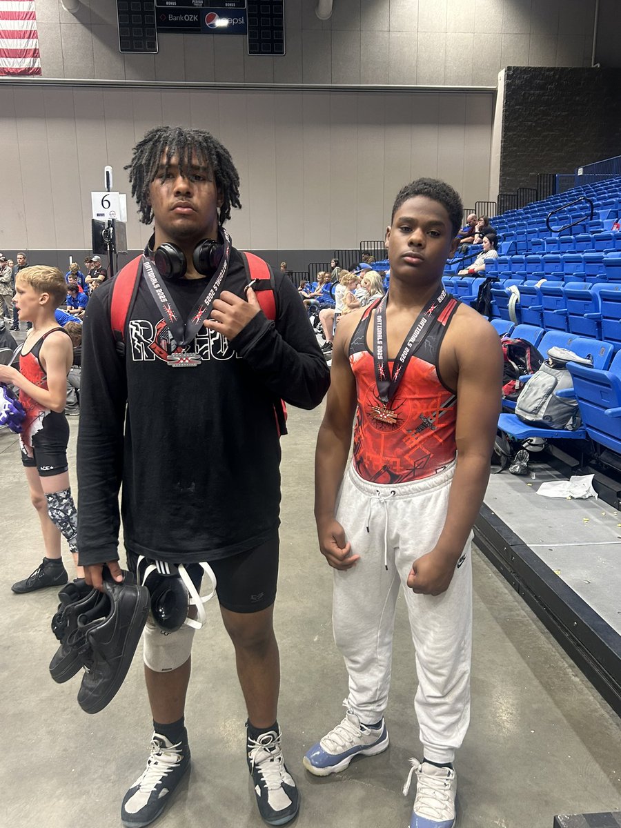 DericWashingto7's tweet image. I wrestled in the Mat Gear Spring Nationals today and I came in 2nd after going against 215 pound state champions and wrestlers from multiple states. The grind never stops! #wrestlers #linebacker #classof2026