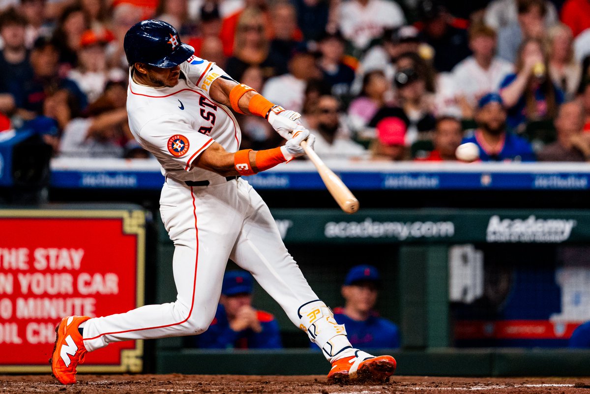 astros's tweet photo. LA TORMENTA ENERGY. https://t.co/gsMinCmFti
