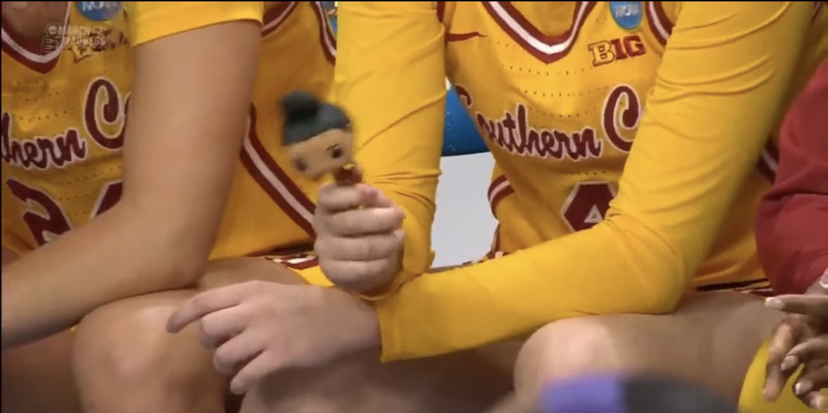 wsgadlibs's tweet image. usc got juju’s funko pop with them on the bench 😭😭😭😭😭😭😭😭😭😭😭😭😭😭😭