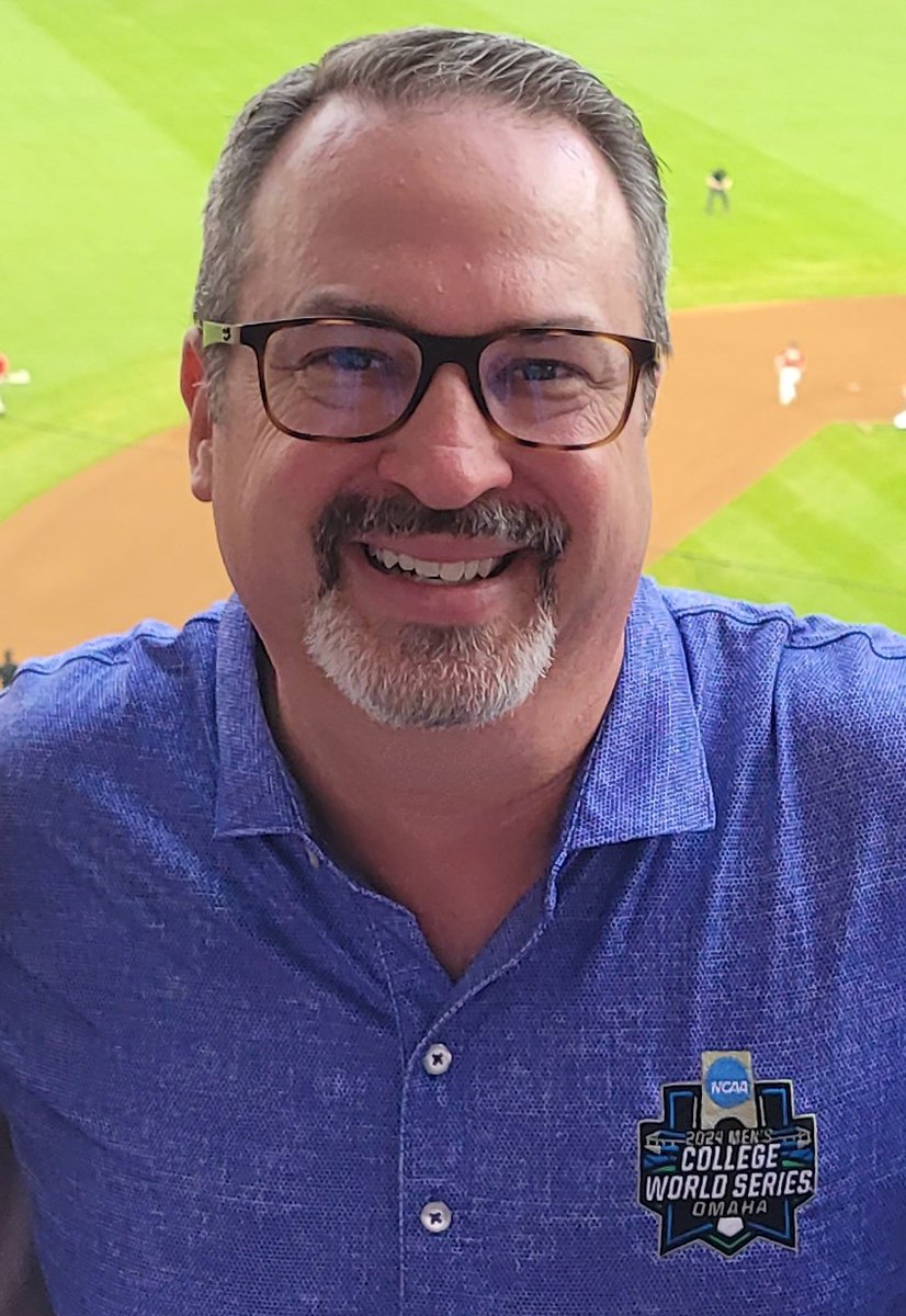 At least one Saluki at the Final Four. Happy for <a href="/SIUC/">SIU Carbondale</a> grad and <a href="/salukiradio/">Saluki Sports Network</a> grad <a href="/SeanKelleyLive/">Sean Kelley</a>, voice of the Florida Gators!