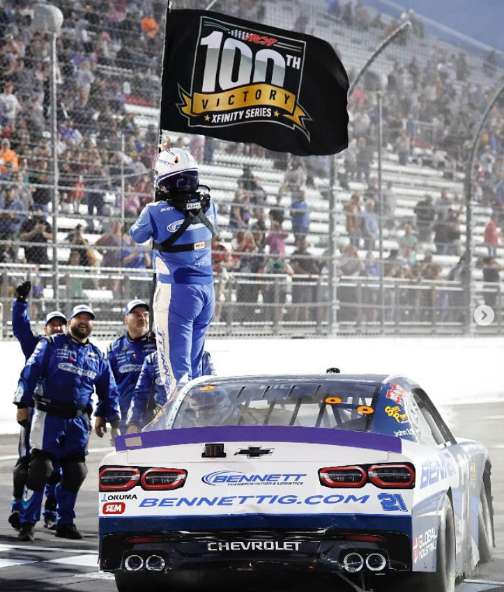 Austin Hill captures RCR's 100th NASCAR Xfinity Series win at Martinsville! Check the link below to pre-order the raced win die-cast today- Dual Autographed version available!

Die-Cast Pre-Order: store.rcrracing.com/collections/au…

<a href="/RCRracing/">RCR</a>