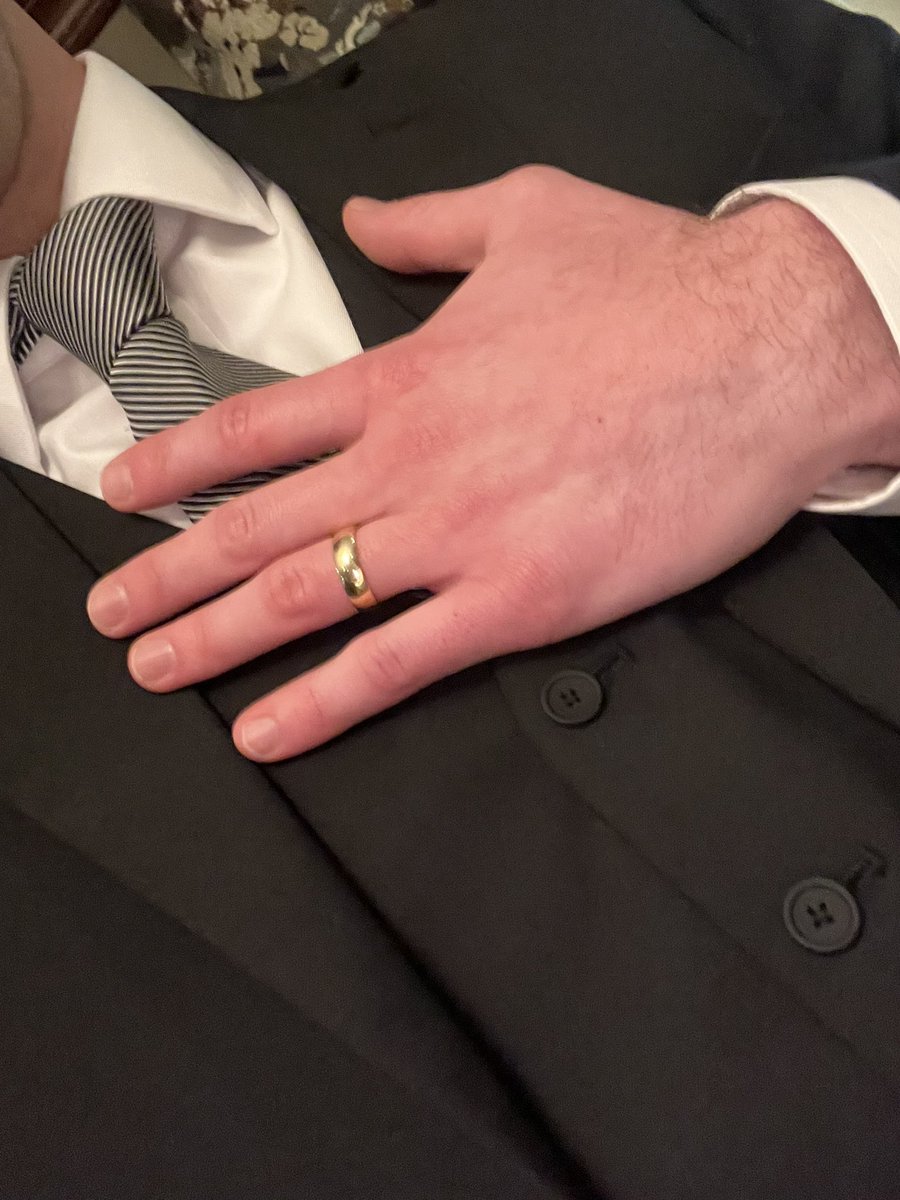 Not gonna be active on Twitter today. I’m marrying a girl (a real one) in half an hour (wouldn't expect a lot of you to understand anyway) so please don't DM me asking me where I am (im marrying a girl ok)