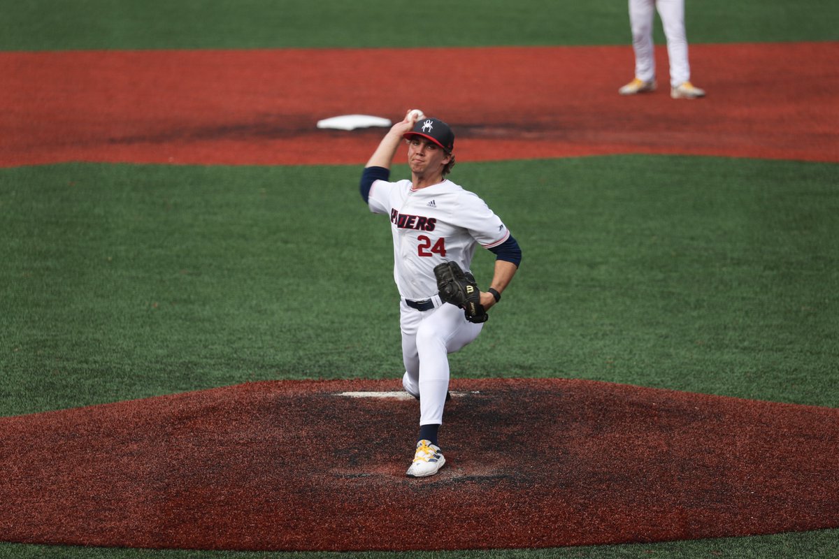 SpiderBaseball's tweet photo. On the mound for the ninth, making his season debut is @JoshWillitts! #OneRichmond https://t.co/OTHUeX6XqR