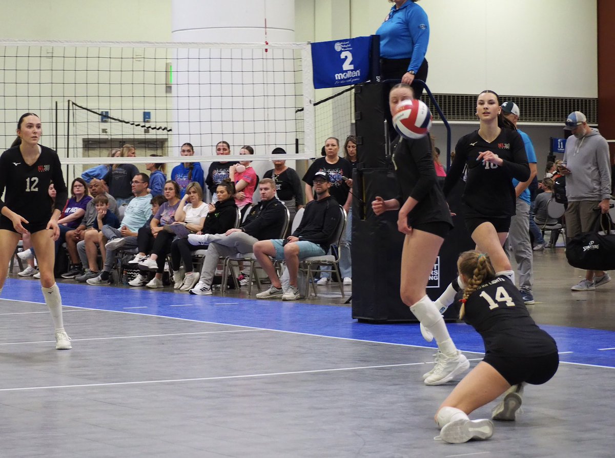 KendallDahlen's tweet image. 6-0 and headed to the USA Division Gold Bracket tomorrow!  #NLQ2025