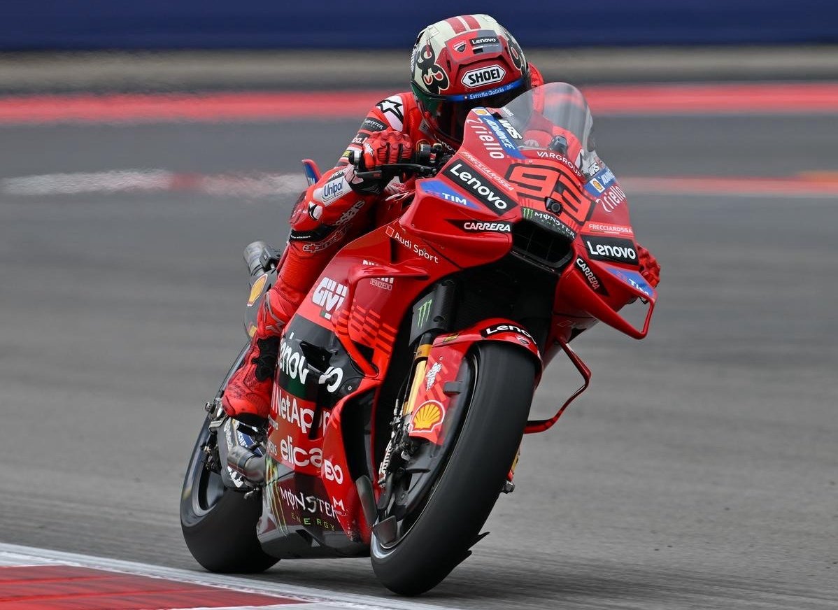 PieroLadisa's tweet photo. Eccezion fatta per la bagarre iniziale, Marc #Marquez in totale controllo. Vittoria in scioltezza del 93 nella Sprint Race di Austin. 

#MotoGP #AmericansGP https://t.co/KWKb0BNUCU