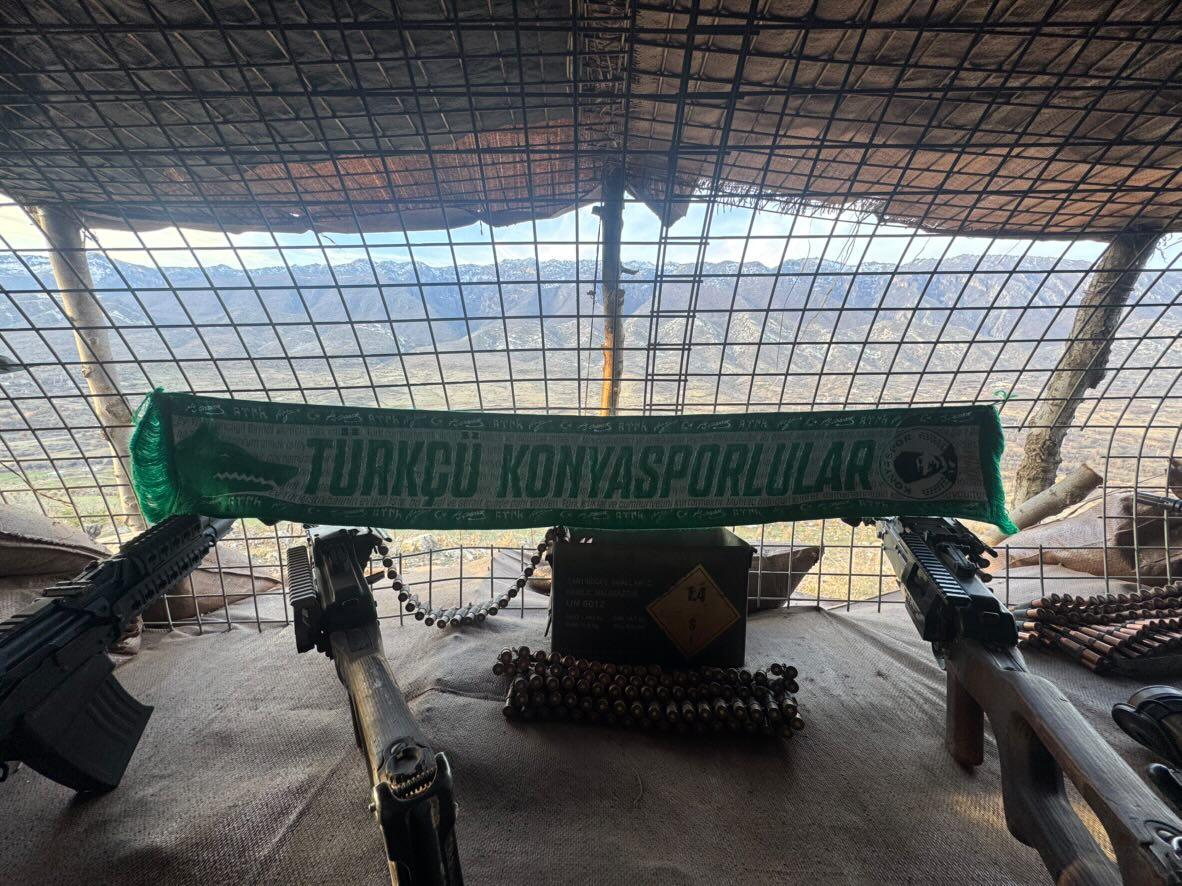 Başta şehit ailelerimiz olmak üzere vatanımızı canı pahasına koruyup kollayan tüm kolluk kuvvetlerimizin ve yüce Türk milletinin Bayramı kutlu olsun .

İyi Bayramlar Türkiye 🇹🇷