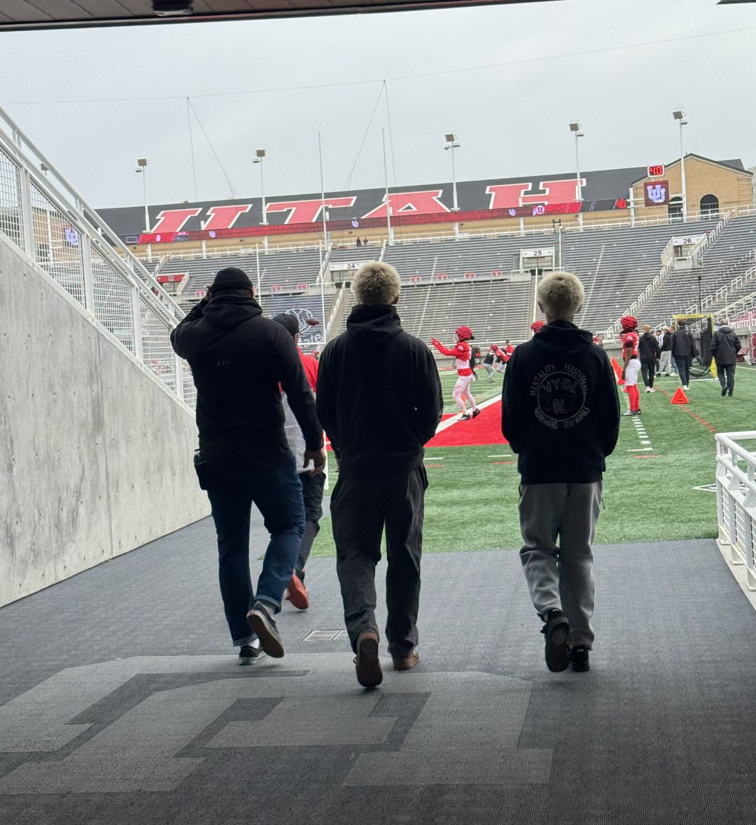 Kael Snyder (@kael_snyder12) on Twitter photo Had a great time <a href="/Utah_Football/">Utah Football</a> with <a href="/Zane_Snyder8/">Zane snyder</a> The culture, coaching staff and facilities were very impressive. Looking forward to coming to a game and seeing the #Muss
<a href="/UtahCoachWhitt/">Kyle Whittingham</a> <a href="/Coach_Beck7/">Jason Beck</a> <a href="/COACHKDJR/">Koy Detmer Jr.</a> <a href="/FWhittinghamJr/">Fred Whittingham Jr.</a> s/o <a href="/ReggieDunnJr/">Reggie Dunn</a> for making us feel at home 🔴⚪️ Had a great time <a href="/Utah_Football/">Utah Football</a> with <a href="/Zane_Snyder8/">Zane snyder</a> The culture, coaching staff and facilities were very impressive. Looking forward to coming to a game and seeing the #Muss
<a href="/UtahCoachWhitt/">Kyle Whittingham</a> <a href="/Coach_Beck7/">Jason Beck</a> <a href="/COACHKDJR/">Koy Detmer Jr.</a> <a href="/FWhittinghamJr/">Fred Whittingham Jr.</a> s/o <a href="/ReggieDunnJr/">Reggie Dunn</a> for making us feel at home 🔴⚪️