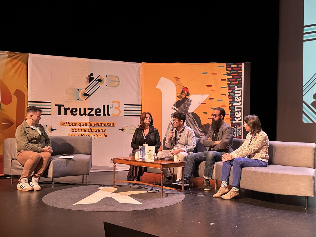Emmanuel Ethis (@emmanuel_ethis) on Twitter photo Merci à la Fédération Kenleur, à Jean-Michel Le Boulanger, pour cette magnifique journée consacrée à l’éducation artistique et culturelle en <a href="/regionbretagne/">Région Bretagne</a> ! Bravo pour cet engagement de qualité partagé avec notre DRAC <a href="/QJagorel/">Quentin Jagorel</a> et <a href="/LoigCG/">Loïg Chesnais-Girard</a> : un pas de plus vers le 100% EAC ! Merci à la Fédération Kenleur, à Jean-Michel Le Boulanger, pour cette magnifique journée consacrée à l’éducation artistique et culturelle en <a href="/regionbretagne/">Région Bretagne</a> ! Bravo pour cet engagement de qualité partagé avec notre DRAC <a href="/QJagorel/">Quentin Jagorel</a> et <a href="/LoigCG/">Loïg Chesnais-Girard</a> : un pas de plus vers le 100% EAC !