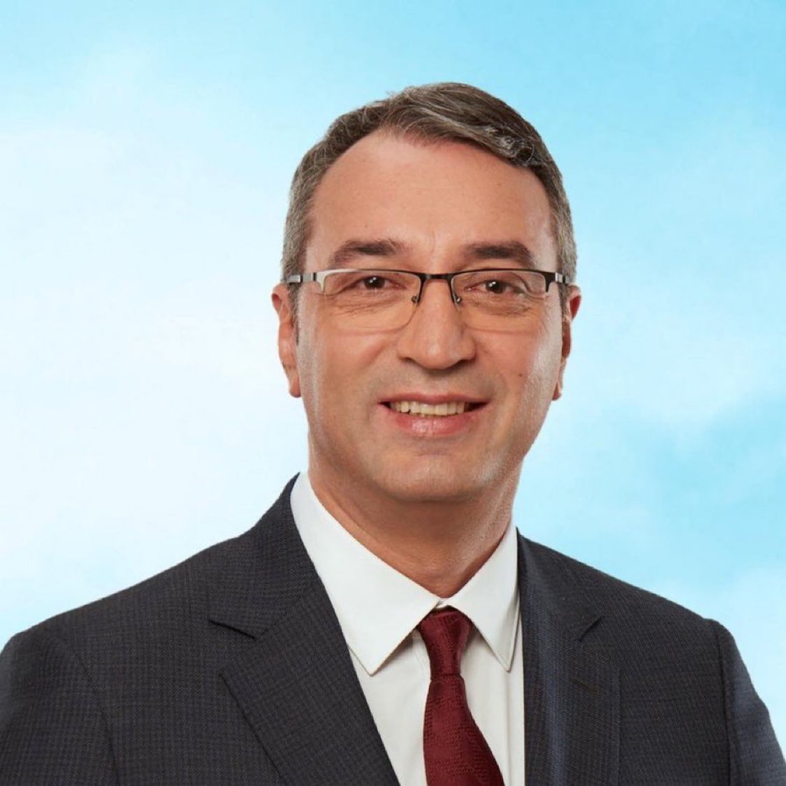 Silivri Cezaevi'nde rahatsızlanan İBB Genel Sekreter Yardımcısı Mahir Polat, hastaneye sevk edildi.