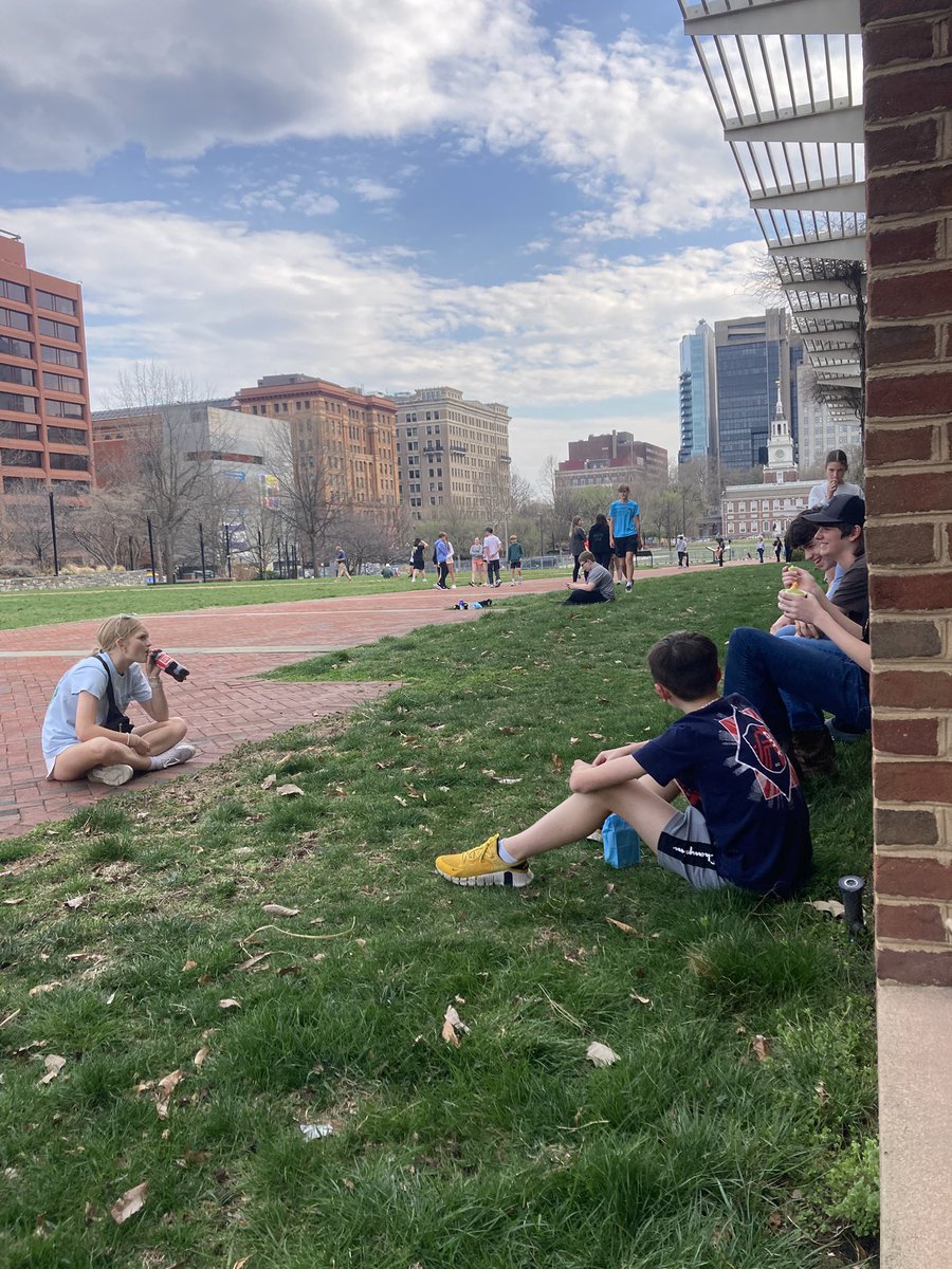 HendonMr's tweet photo. Wrapping up our time in the big city with some time on the Independence Mall. Beautiful day here in Philadelphia. https://t.co/OMgh24rOm9