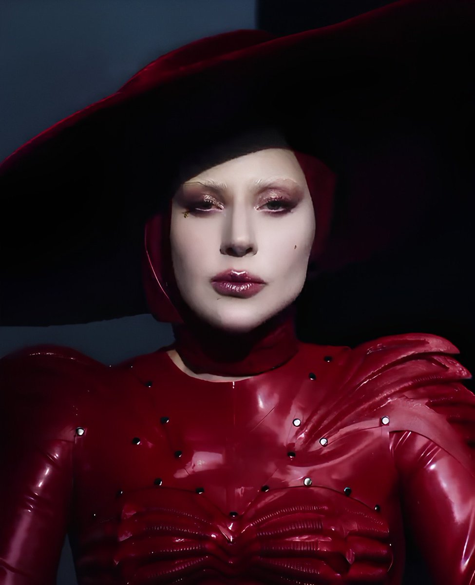 LADY GAGA.
