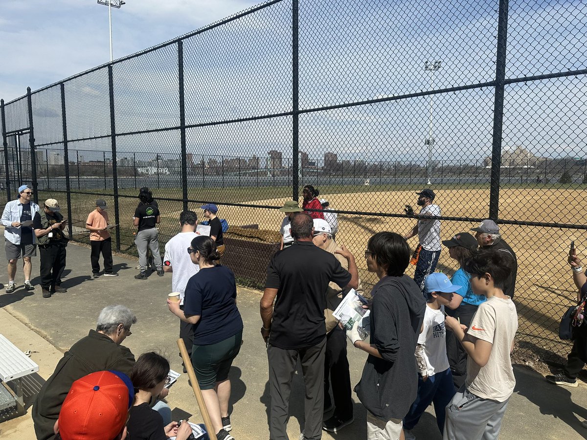 CHPExpress's tweet photo. Today team #CHPE pitched in with community members to get @NYCParks Whitey Ford Field ready for the season! https://t.co/bAbWhTyiqC