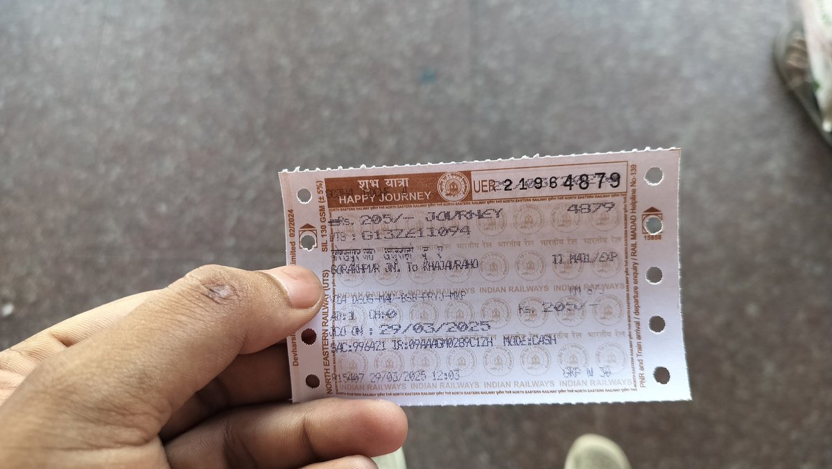 rahultechmind's tweet photo. महोदय गोरखपुर से खजुराहो होते दादर जाने वाली 01028 दादर स्पेशल फेयर अपने निर्धारित समय पर ना चल के 4 घंटे कुछ मिनट लेट चल रही है कृपया इसे निर्धारित समय से चलाए अभी प्रयागराज रुकी हुई हैं @IRCTCofficial @AshwiniVaishnaw @RailMinIndia https://t.co/wXRN6cOfCk
