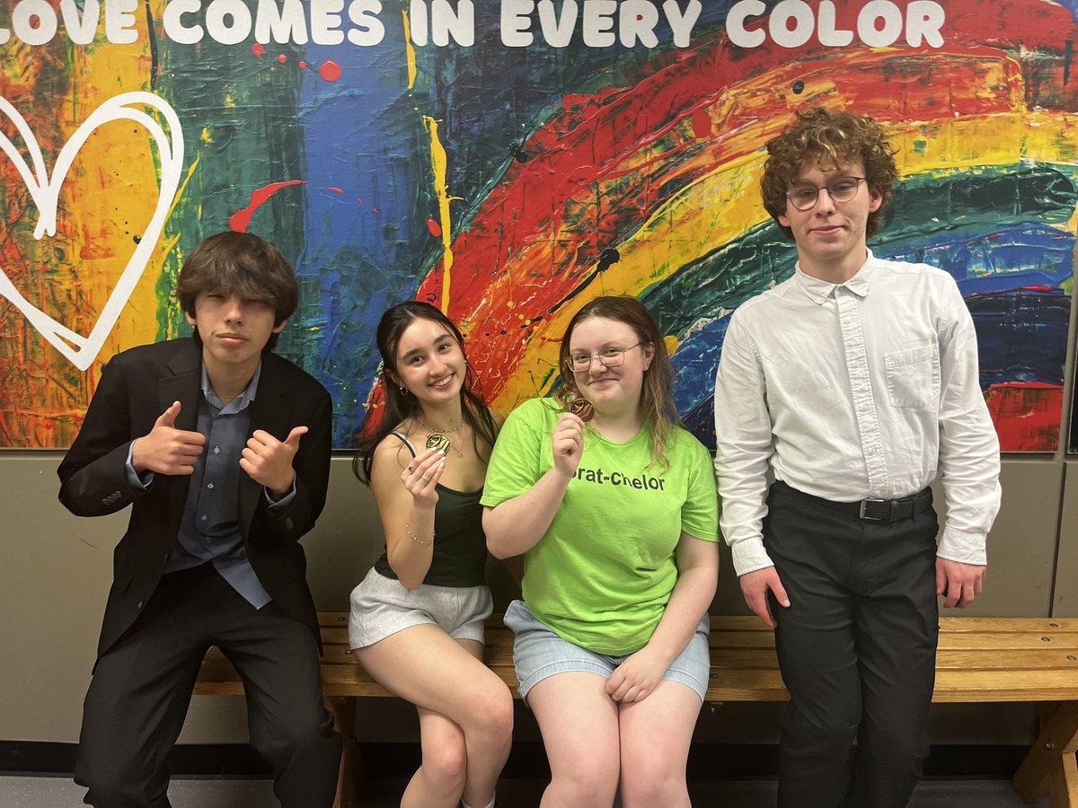 LFSHS4N6andDB8's tweet image. LFS attended the EK Congress Qualifier for NSDA Nationals this weekend!!

Senate:
Lena — 5th
Noah — 8th

House:
Anwen — 🥇(National Qualifier for NSDA)
Aiden — 14th
Matthew — 19th

And, LFS got 🥈 in Congress sweeps!!