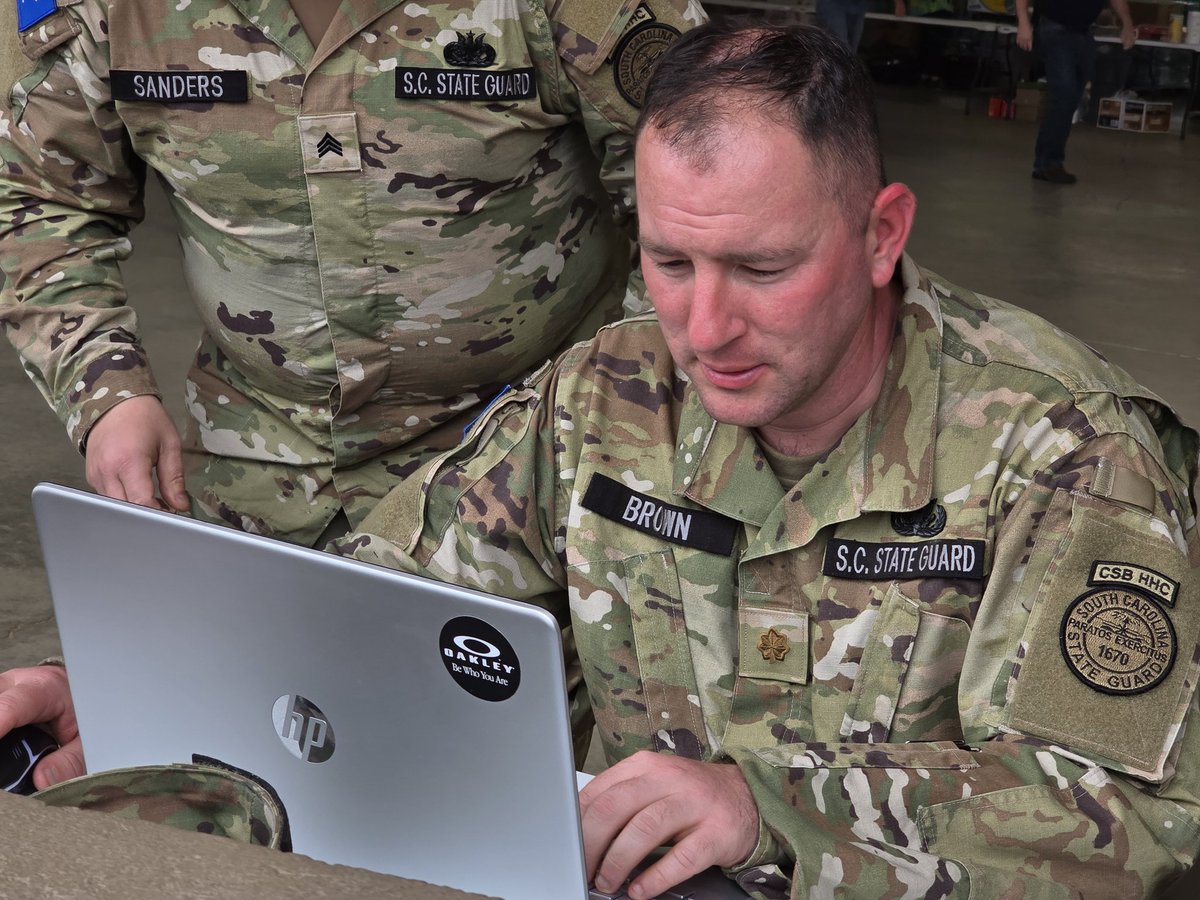 SCSG1670's tweet image. South Carolina State Guard forces arrived at Table Rock State Park today to began logistics assistance with efforts to contain and suppress the current fire. #scsg #tablerockcomplexfire #scmedia  #scaang #scwildfire #tablerockcomplex