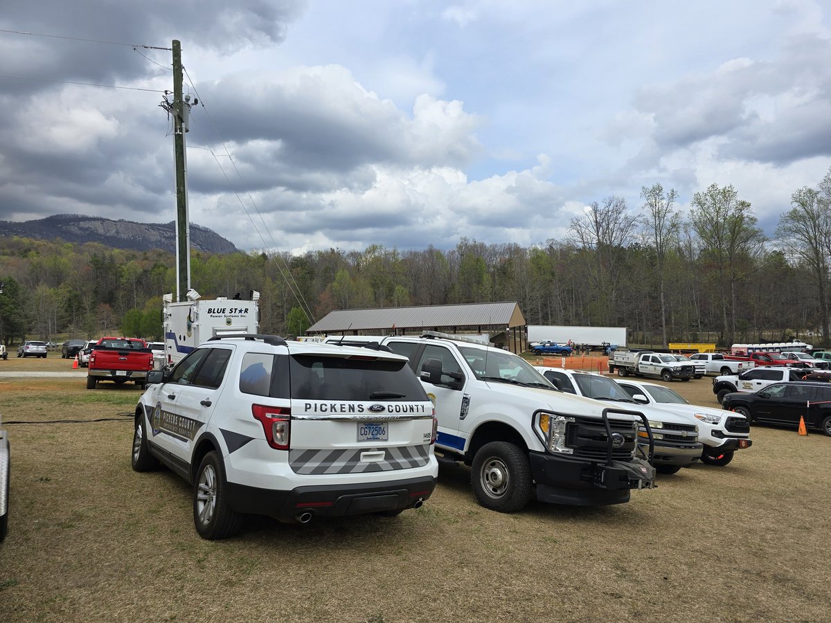 SCSG1670's tweet image. South Carolina State Guard forces arrived at Table Rock State Park today to began logistics assistance with efforts to contain and suppress the current fire. #scsg #tablerockcomplexfire #scmedia  #scaang #scwildfire #tablerockcomplex