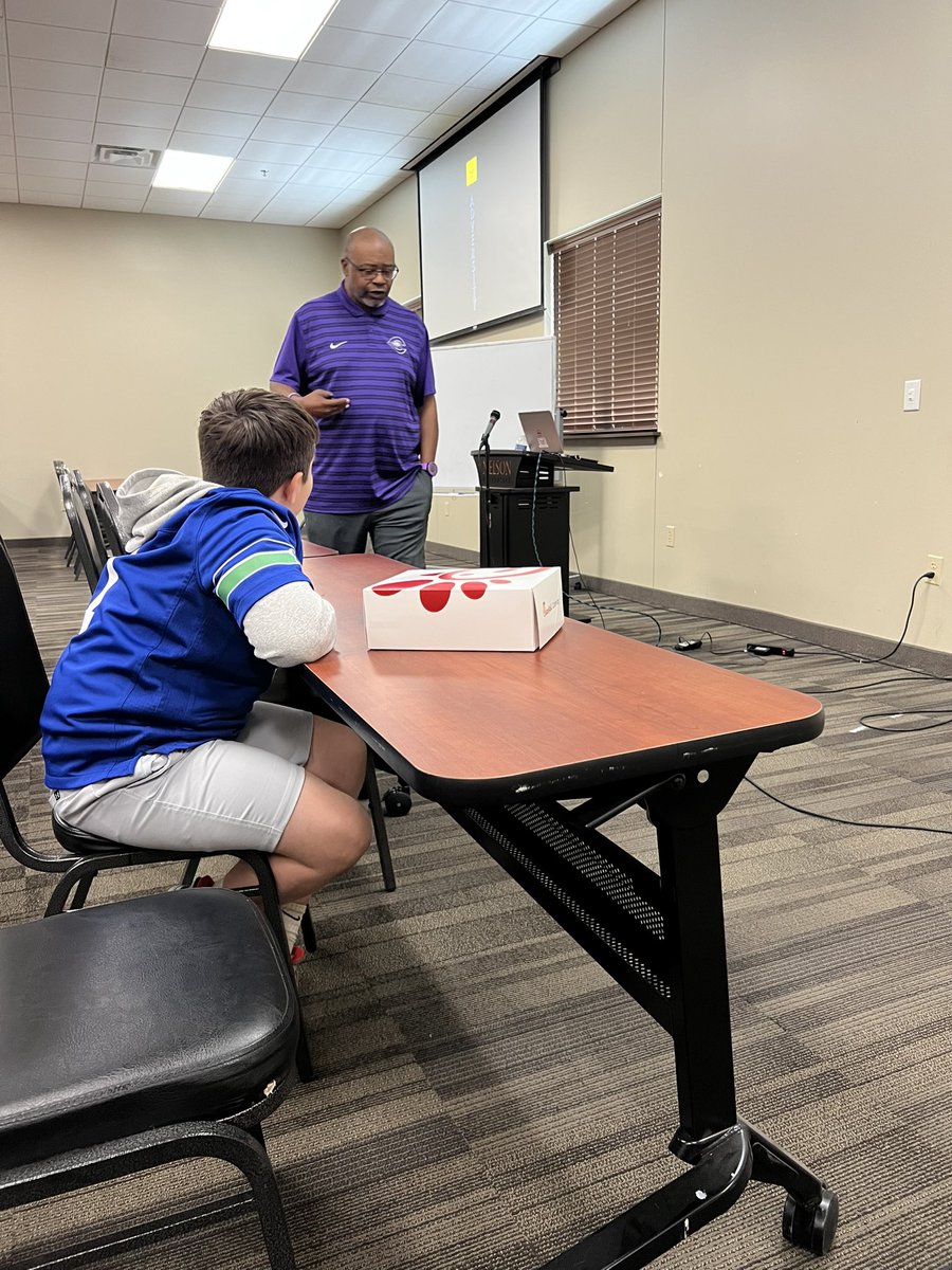 Thank you to <a href="/NelsonUFootball/">NELSON Football</a> <a href="/Coach_MacSAGU/">Blake McCulloch</a> for having us out to speak on offense. Enjoyed listening to <a href="/CarlosLynn/">Carlos Lynn</a> speak on defense and 2.0 mentality. He had Rex locked in! #TR1BE
