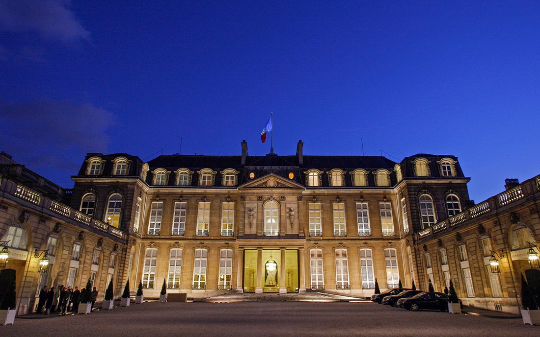 CerfiaFR's tweet photo. 🇫🇷🗳️ FLASH | Intentions de vote au premier tour de la présidentielle 2027 : 

• Marine Le Pen : 34%
• Édouard Philippe : 21%
• Jean-Luc Mélenchon : 13%
• Bruno Retailleau : 11%
• Éric Zemmour : 5%
• Olivier Faure : 5%
• Marine Tondelier : 3%
• Fabien Roussel : 3%

(Ifop) https://t.co/2TsRnKdwpC