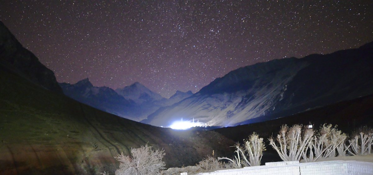 WajahatIqbal2's tweet image. Milkyway and Orion Nebula rising majestically over the Nun Kun massif,which is the highest summit in the Zanskar,Himalayas at above 7000 meters and the place l took the frames is Panikar,a remote village in Northern Ladakh.
#astrophotography #nightphotography #nunkun #ladakh