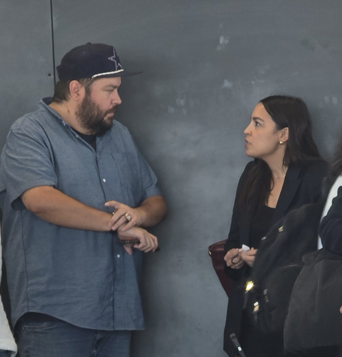 KGRA UAP Reporter (@markedbythesky) on Twitter photo Thank you <a href="/AOC/">Alexandria Ocasio-Cortez</a> for taking the time to discuss the needs of veterans injured in #UAP incidents. They deserve proper VA care . Unfortunately, despite repeated efforts, the offices of @repjamescomer, @repluna, and @tulsigabbard will not respond to my outreach on this critical issue. Thank you <a href="/AOC/">Alexandria Ocasio-Cortez</a> for taking the time to discuss the needs of veterans injured in #UAP incidents. They deserve proper VA care . Unfortunately, despite repeated efforts, the offices of @repjamescomer, @repluna, and @tulsigabbard will not respond to my outreach on this critical issue.