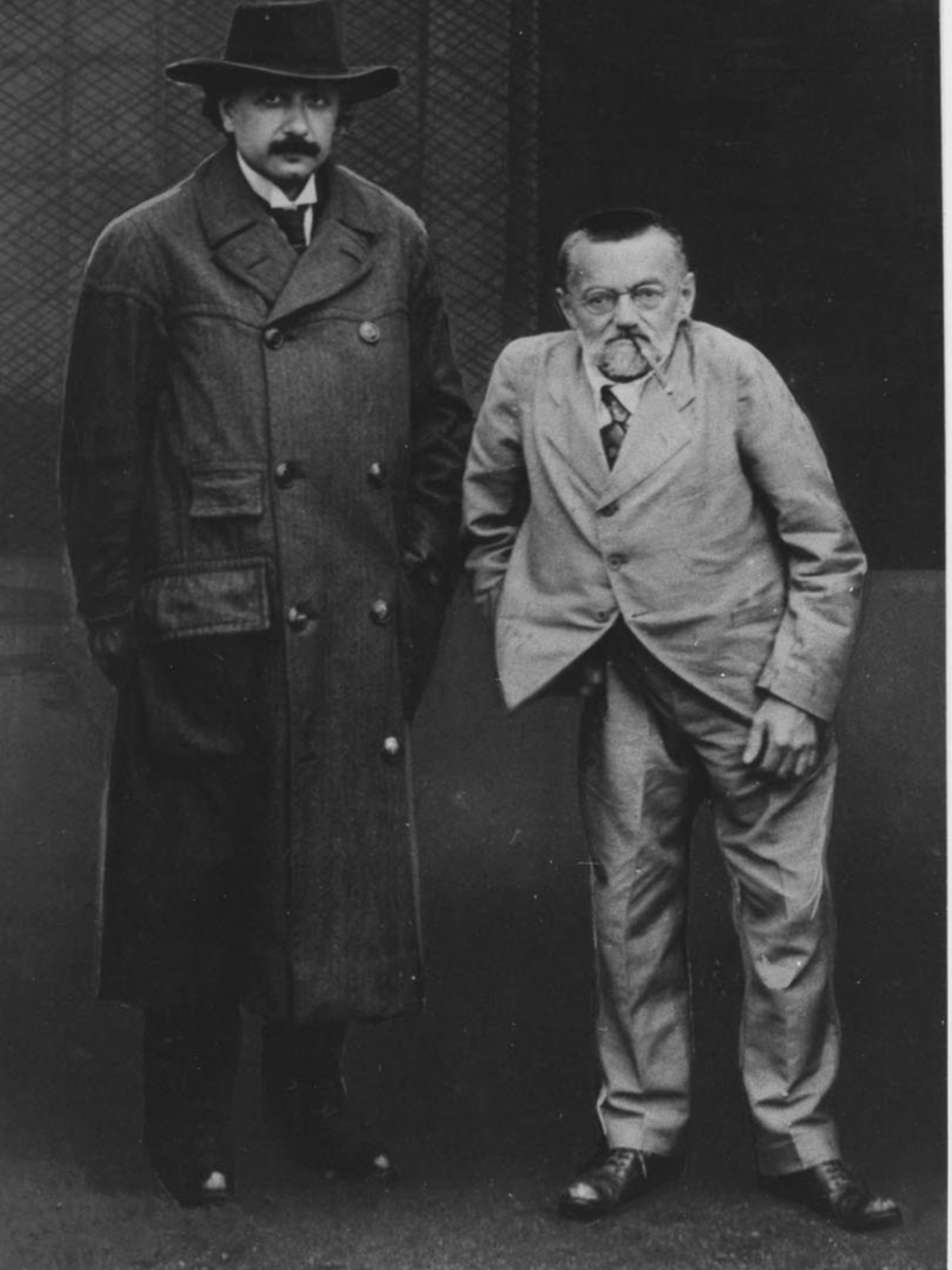 ivanfamil's tweet photo. En 1890, el ingeniero alemán Karl August Rudolf Steinmetz huyó a Estados Unidos perseguido por sus ideas políticas.

Durante un proyecto para Henry Ford, le mostró cuál era el verdadero valor del trabajo cobrándole 10.000 $ por marcar una cruz.

Tira del hilo 🧵👇👇👇 https://t.co/GJQSiYjFa0