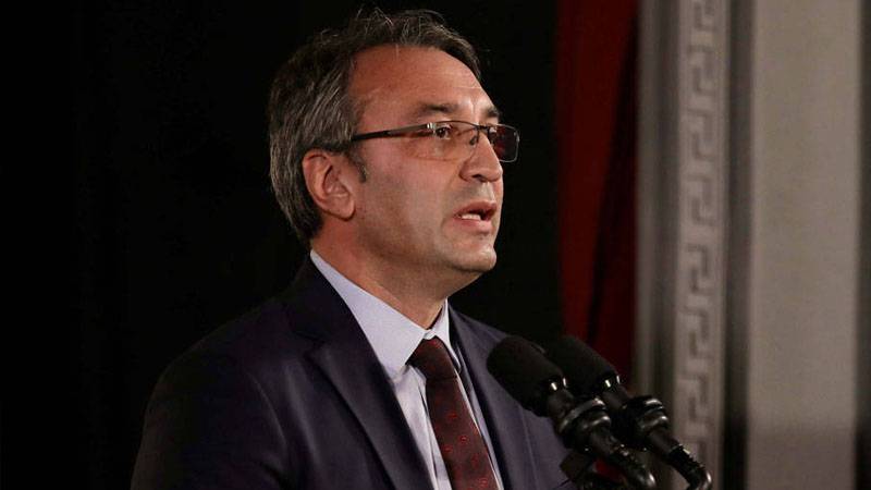 İBB Genel Sekreter Yardımcısı Mahir Polat, Silivri Cezaevi'nde rahatsızlandı ve kritik bir anjiyo geçirecek. Düşman ceza hukuku dediğimiz tam da budur. 

Yeterli kanıt olmadan, uydurma gerekçelerle insanları tutuklamak, sağlık hakkından, tedaviye ulaşma hakkından yoksun bir