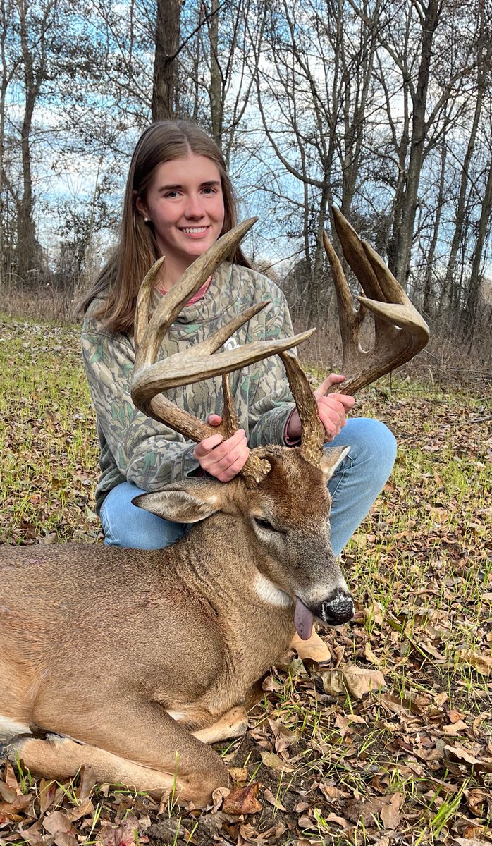CoachMThompson's tweet image. Congratulations to my 2 hunters!
2 years in a row in the US 96.3 Big Buck Bounty Contest! Maggie last year finished 2nd in Youth Category and Chase finished 1st in Typical Female Category this year!