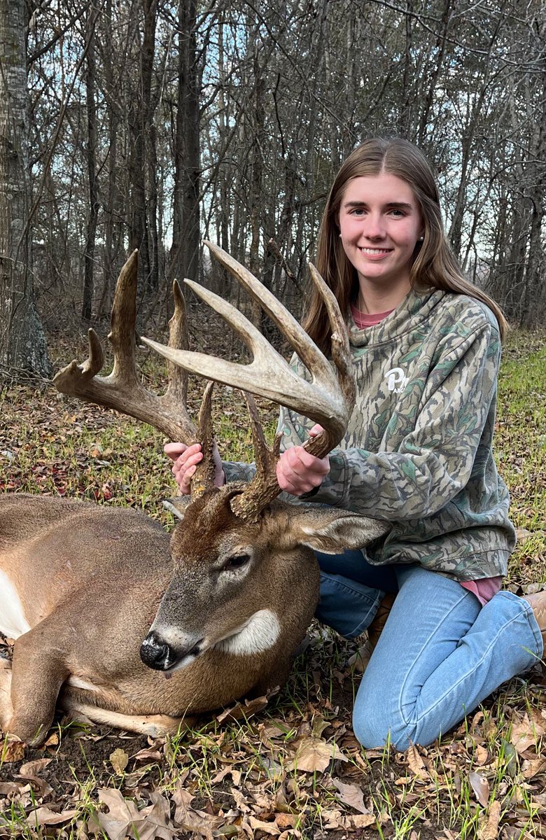 CoachMThompson's tweet image. Congratulations to my 2 hunters!
2 years in a row in the US 96.3 Big Buck Bounty Contest! Maggie last year finished 2nd in Youth Category and Chase finished 1st in Typical Female Category this year!