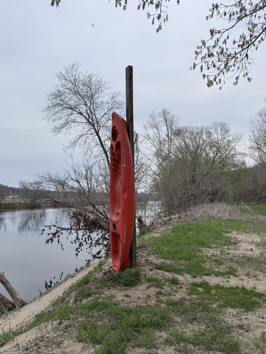 TheOtherLori's tweet photo. Went for a 5 mile โitโs been awhile since weโve hung out hikeโ with Tasha. Went to a new to us state park. Trails were not the best but we had fun & thatโs what counts. #runchat #vastateparks #hikingwithfriends https://t.co/D1kLuvL36e