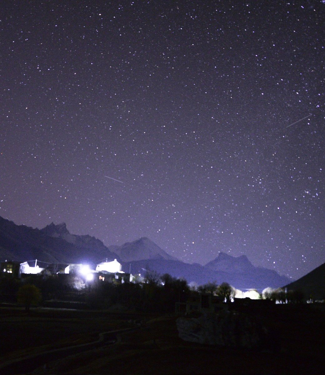 WajahatIqbal2's tweet image. Milkyway rising above the majestic Nun Kun massif in Zanskar,Himalayas (Northern Ladakh,India)
#StormHour #Astrophotography #nightphotography 
#Himalayas #Zanskar @JandKTourism