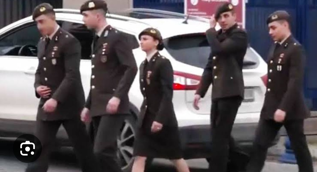 Bu kahramanları unutmayın! Topluma meşale olan ve korkusuzluk aşısı yapan! Haksızlık karşısında Eğilmeyen! Türk Ordusunun gerçek Atatürkçü subaylarını! Bayramınız kutlu olsun yiğit Teğmenler🇹🇷🇹🇷🇹🇷🇹🇷 <a href="/DenizDemirtaas/">Deniz Demirtaş</a> <a href="/batuhn_gk/">Batuhan Gazi KILIÇ</a> <a href="/zzetakarsu89776/">İzzet Talip Akarsu</a> <a href="/gundarserhatt/">Serhat Gündar</a> #EbruEroğlu